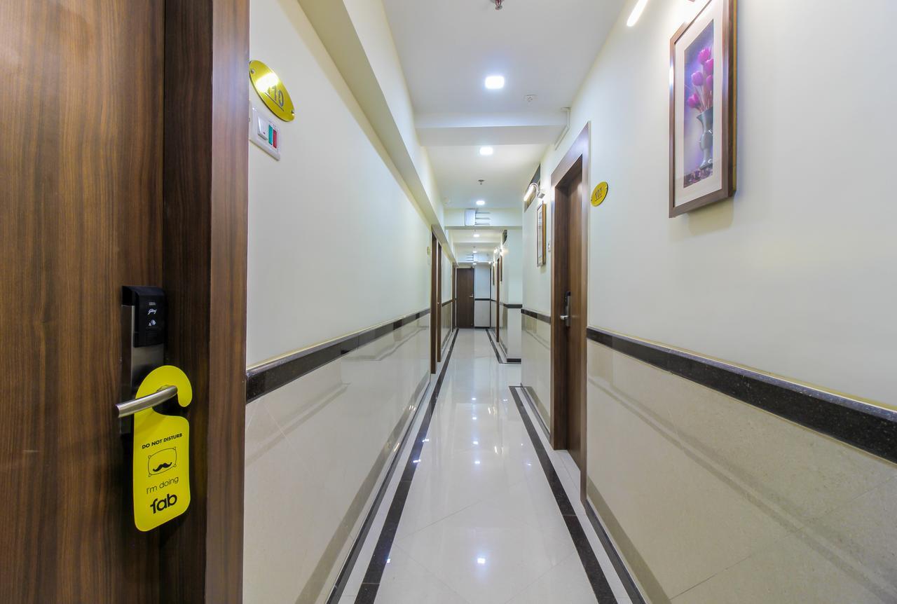 Fabhotel Laaiba Residency Мумбай Екстериор снимка