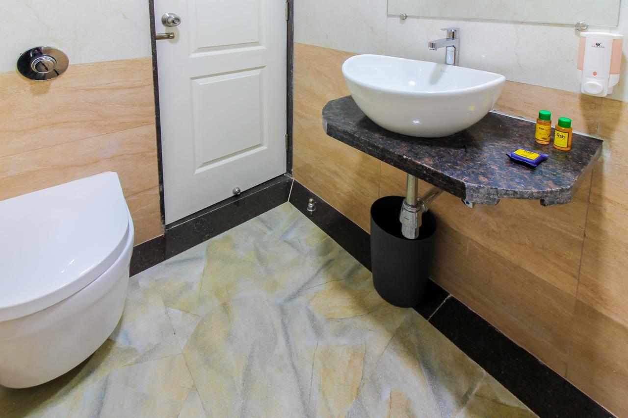 Fabhotel Laaiba Residency Мумбай Екстериор снимка